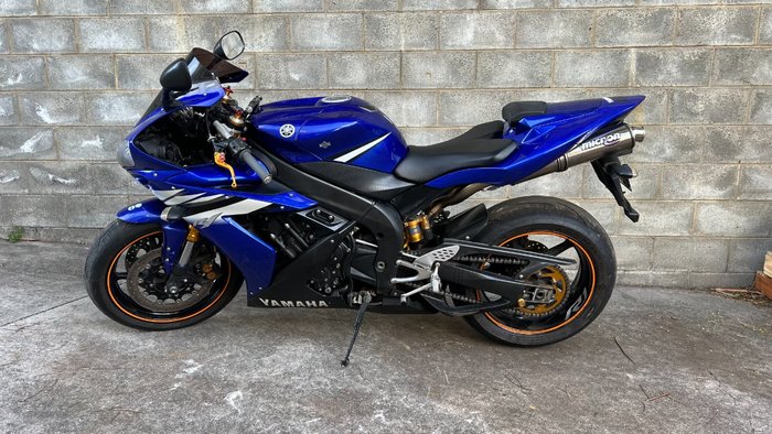 2005 Yamaha YZF-R1 BLUE/BLACK
