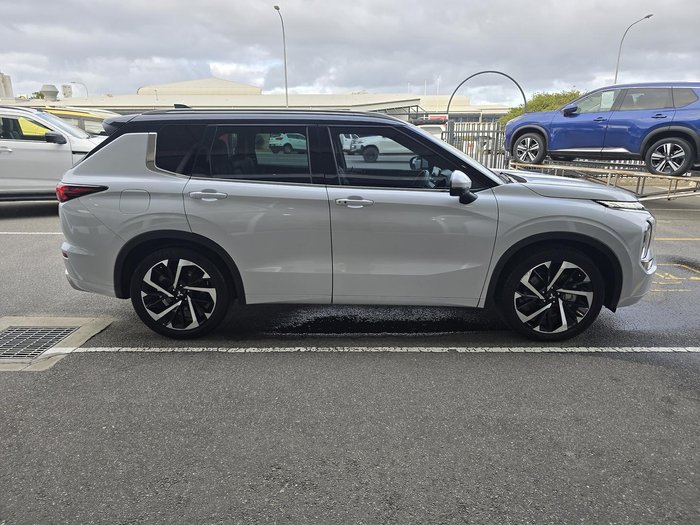 2022 Mitsubishi Outlander Exceed Tourer