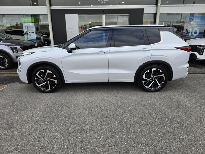 2022 Mitsubishi Outlander Exceed Tourer