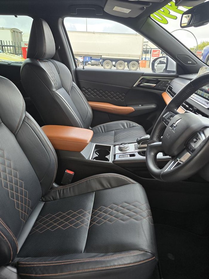 2022 Mitsubishi Outlander Exceed Tourer ZM MY22 AWD White Diamond with Black Mica Roof