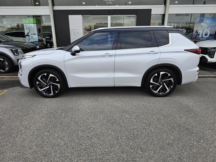 2022 Mitsubishi Outlander Exceed Tourer