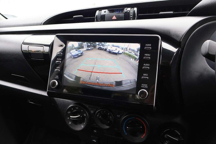 2025 Toyota Hilux SR