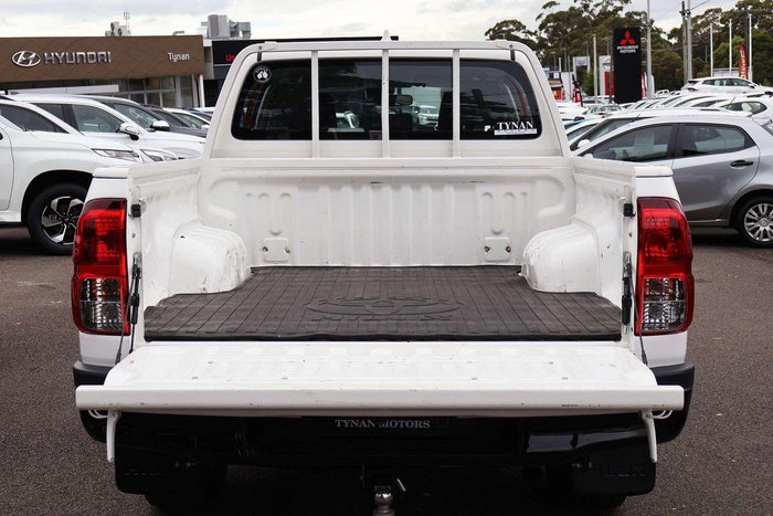 2025 Toyota Hilux SR