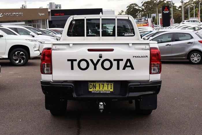 2025 Toyota Hilux SR