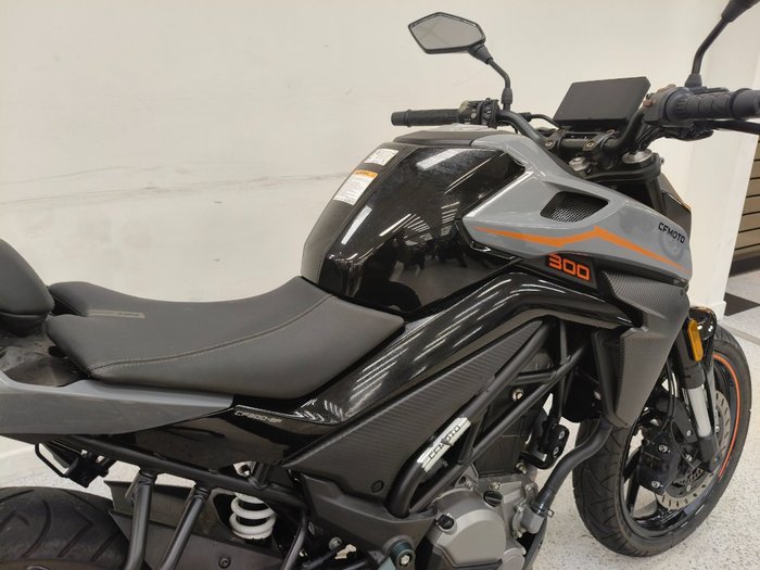 2022 CFMOTO 300 NK ABS Black
