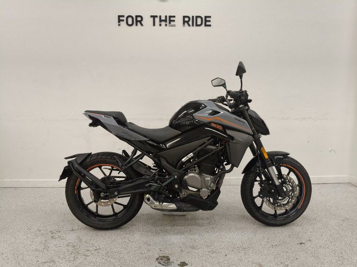 2022 CFMOTO 300 NK ABS Black