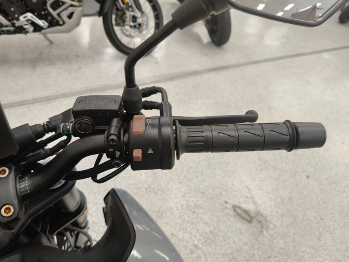 2022 CFMOTO 300 NK ABS Black