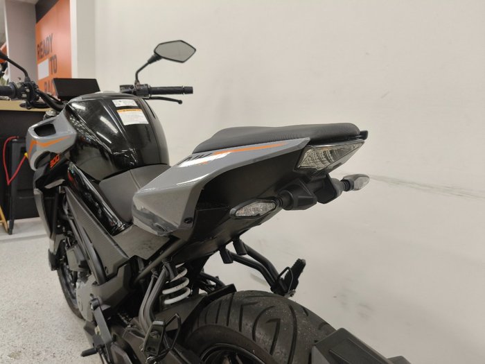 2022 CFMOTO 300 NK ABS Black