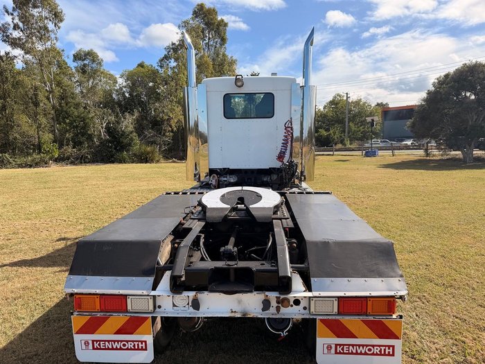 2010 Kenworth T600 Series T658 White