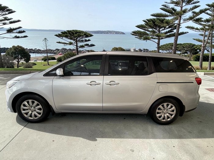 2020 Kia Carnival S