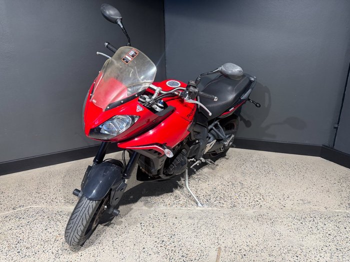 Triumph 2013 TRIUMPH 1050CC TIGER 1050 SE RED