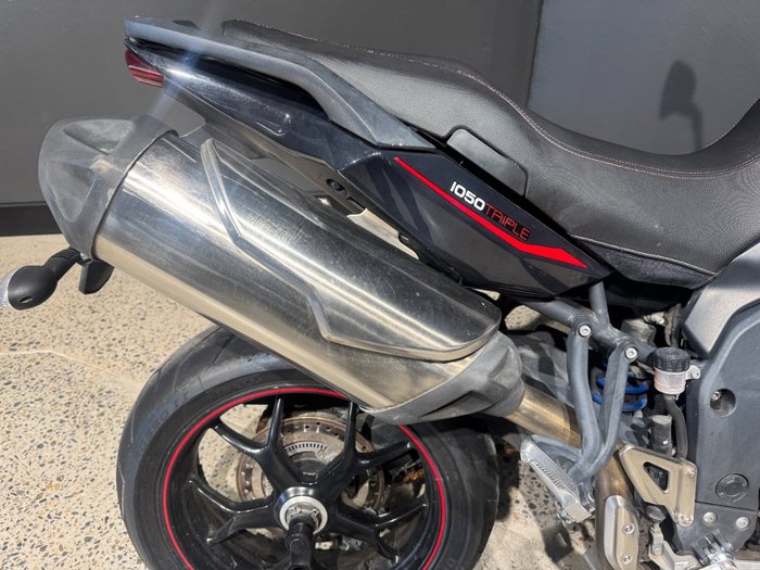 Triumph 2013 TRIUMPH 1050CC TIGER 1050 SE RED