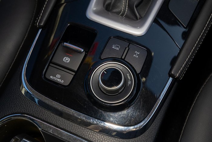 2023 Isuzu MU-X LS-T