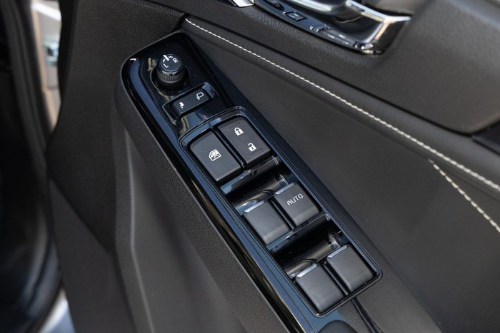 2023 Isuzu MU-X LS-T