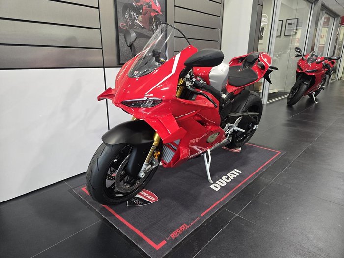 2026 Ducati Panigale V4 R