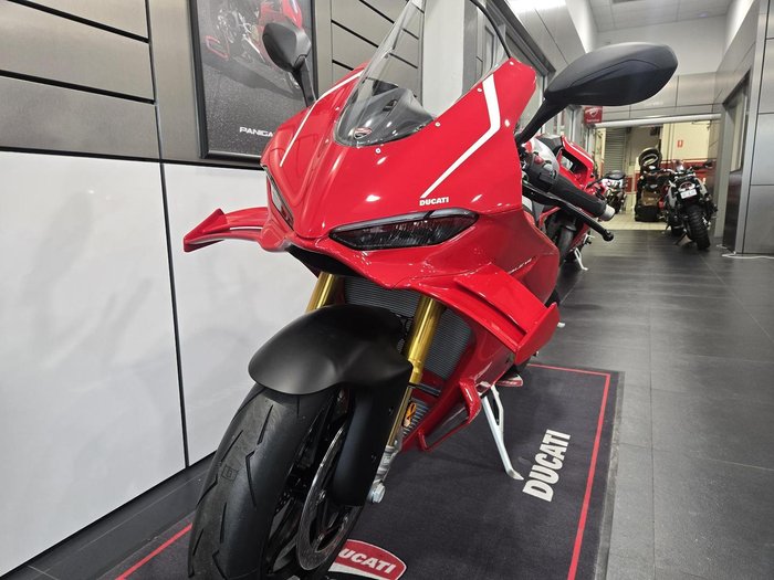 2026 Ducati Panigale V4 R