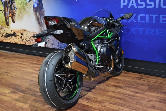 2025 Kawasaki NINJA H2 Green