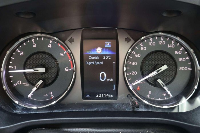 2025 Toyota Hilux SR