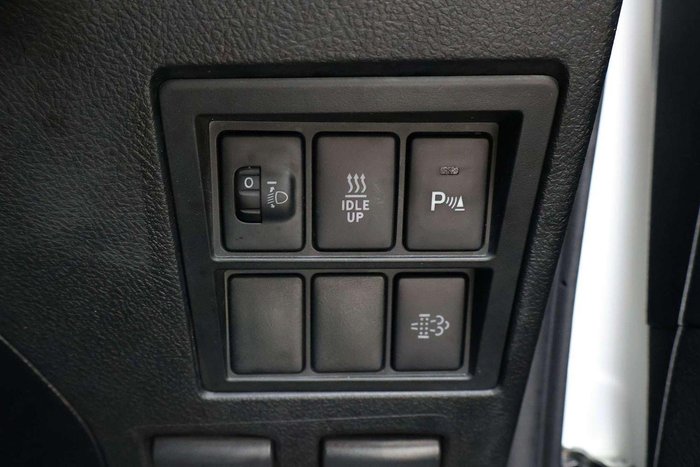 2025 Toyota Hilux SR
