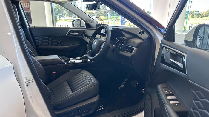 2026 Mitsubishi Outlander Exceed