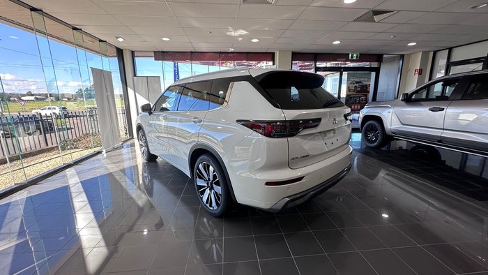 2026 Mitsubishi Outlander Exceed