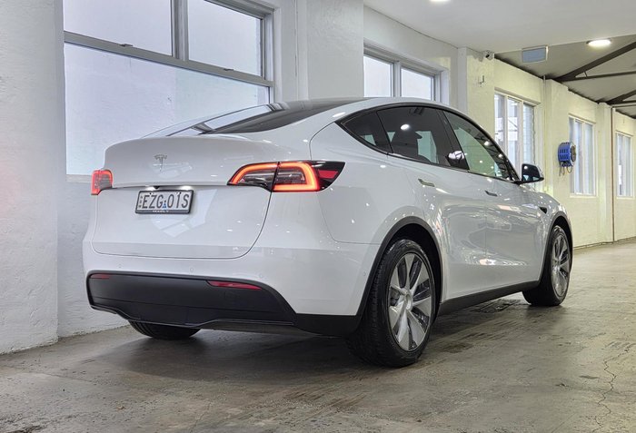 2023 Tesla Model Y Rear-Wheel Drive