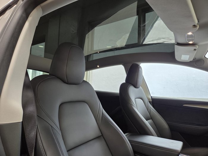 2023 Tesla Model Y Rear-Wheel Drive
