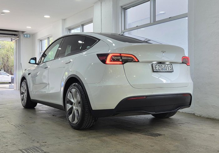 2023 Tesla Model Y Rear-Wheel Drive
