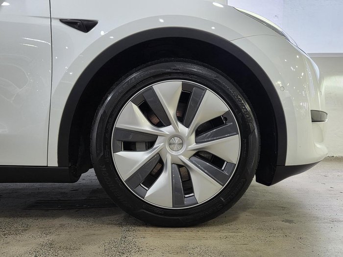 2023 Tesla Model Y Rear-Wheel Drive
