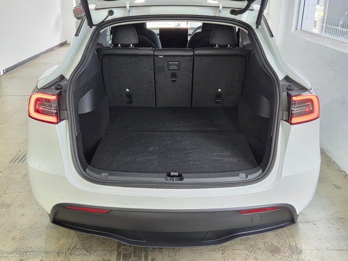 2023 Tesla Model Y Rear-Wheel Drive
