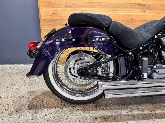 2023 HARLEY-DAVIDSON FLHCS HERITAGE CLASSIC 114