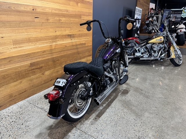 2023 HARLEY-DAVIDSON FLHCS HERITAGE CLASSIC 114