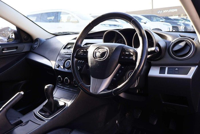 2013 Mazda 3 SP25