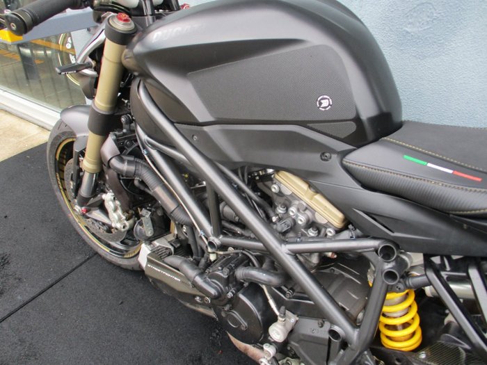 2012 DUCATI STREETFIGHTER 848 Black
