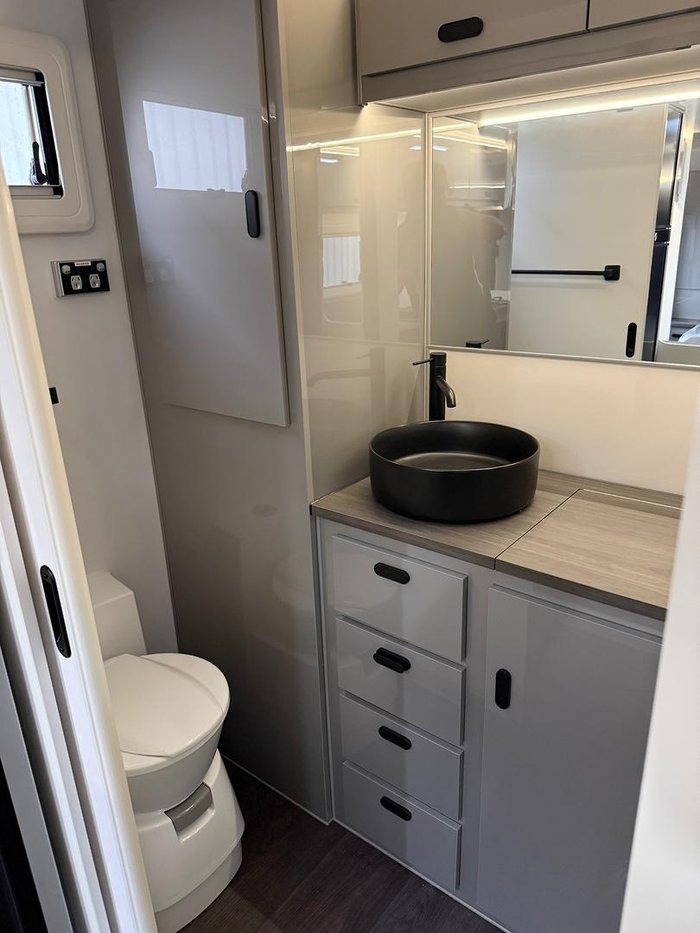 2026 JB Caravans Gator X 18'6 Front Door L Lounge