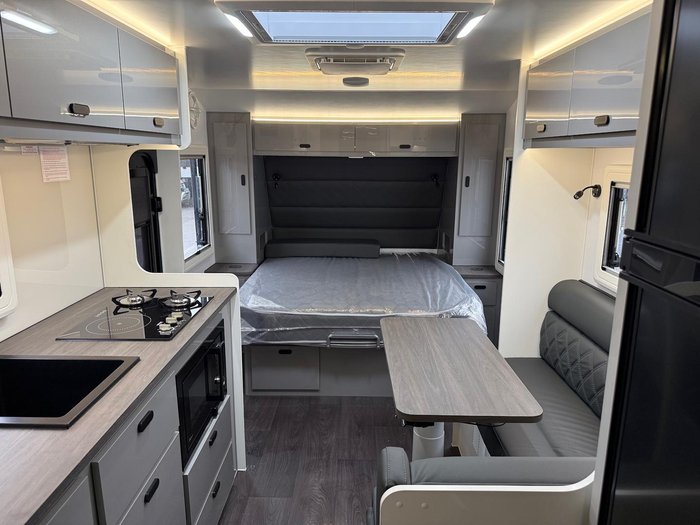 2026 JB Caravans Gator X 18'6 Front Door L Lounge