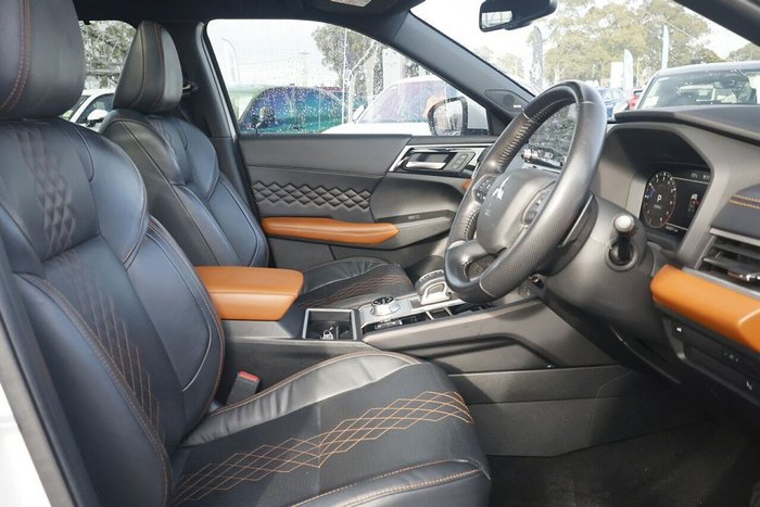 2022 Mitsubishi Outlander Exceed Tourer