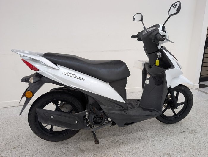 Suzuki 2016 SUZUKI 110CC UK110NEL White