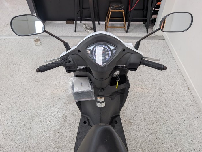 Suzuki 2016 SUZUKI 110CC UK110NEL White