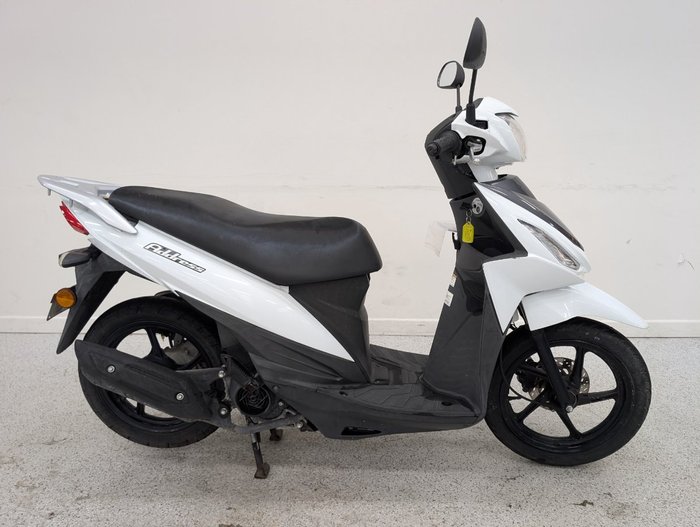 Suzuki 2016 SUZUKI 110CC UK110NEL White