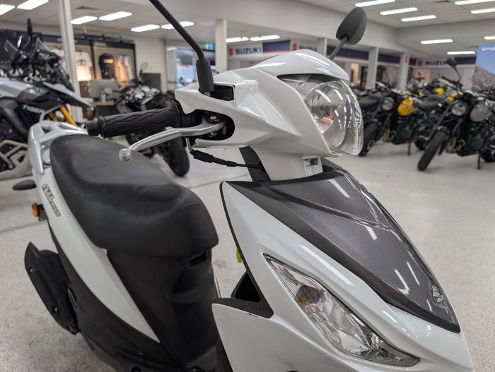 Suzuki 2016 SUZUKI 110CC UK110NEL White
