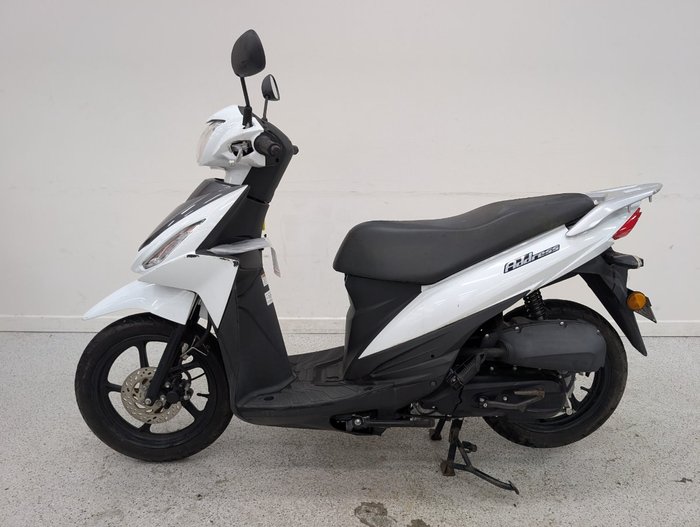 Suzuki 2016 SUZUKI 110CC UK110NEL White