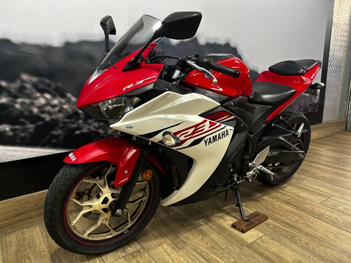 2015 Yamaha YZF-R3 RED