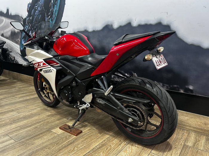 2015 Yamaha YZF-R3 RED