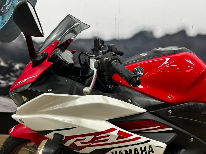 2015 Yamaha YZF-R3 RED