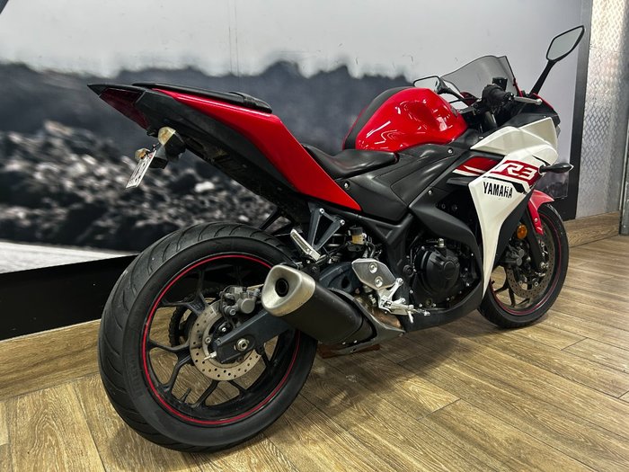 2015 Yamaha YZF-R3 RED