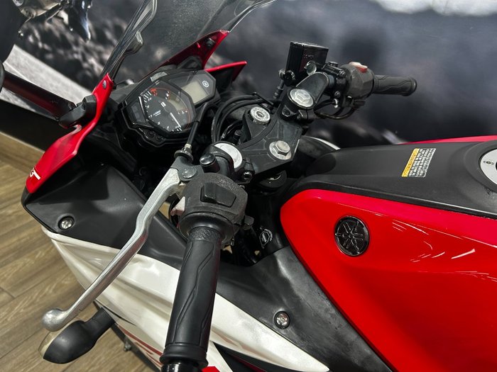 2015 Yamaha YZF-R3 RED