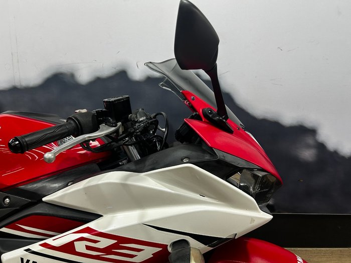 2015 Yamaha YZF-R3 RED