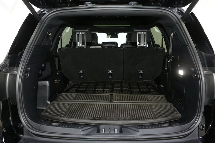 2022 Ford Everest Platinum