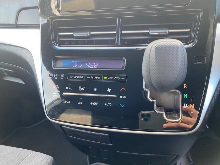 2018 Toyota Tarago GLi